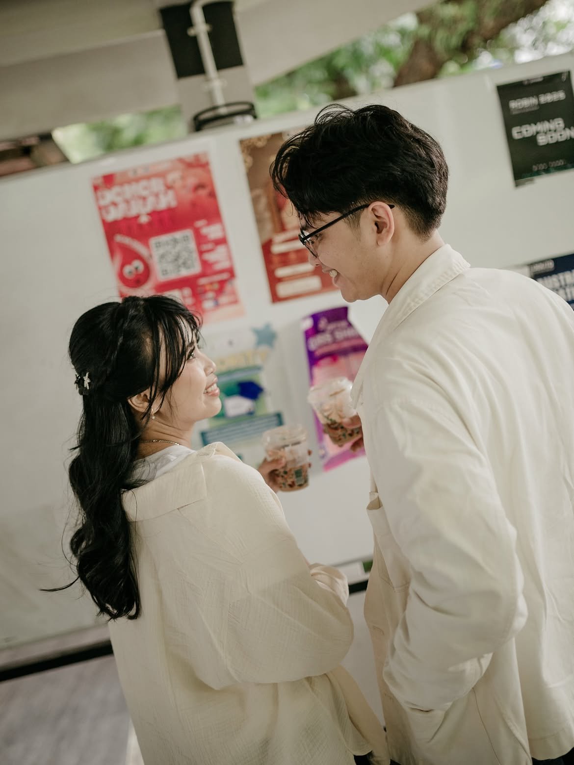 Teman belajar yang berubah jadi teman seumur hidup.Prewedding versi anak kampus 🤍#letsstoryprew (7)